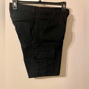 💙MAKE AN OFFER! Boys Cargo Shorts. Size 16H. Black. Excellent Condition. Clean‼️